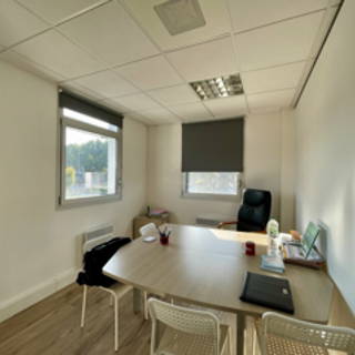Bureau privé 15 m² 3 postes Location bureau Rue de Wambrechies Marquette-lez-Lille 59520 - photo 6